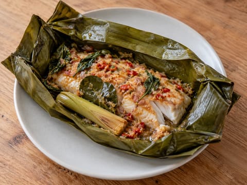 Pepes Ikan (banánlevélben párolt hal)