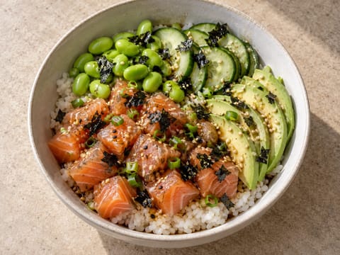 Poke bowl med sushiris Poke bowl med sushiris