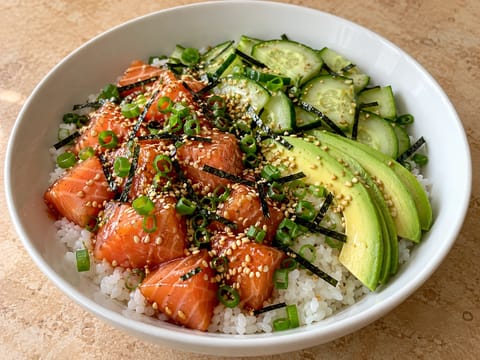 Poke Bowl cu susan prăjit Poke Bowl cu susan prăjit