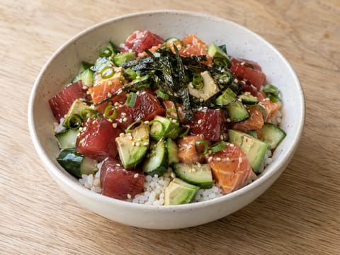 Poke bowl au thon et au saumon Poke bowl au thon et au saumon