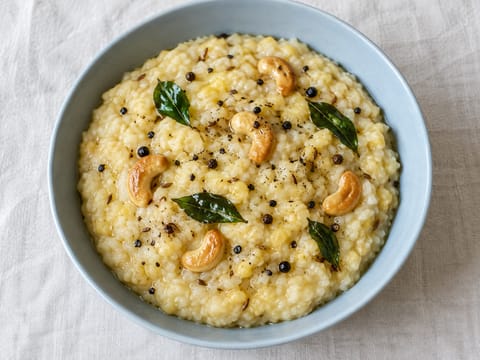 Orez de festival Pongal (orez sud-indian și moong dal) Orez de festival Pongal (orez sud-indian și moong dal)