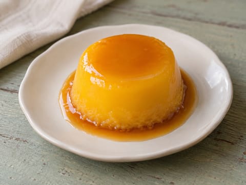Quindim (brasilialainen kookos- ja keltuaisvanukas)