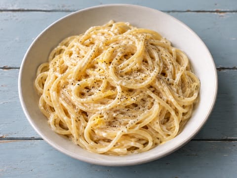 Pasta-Bowl mit Ricotta und Zitrone