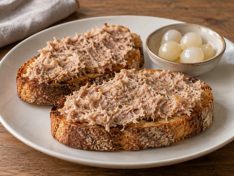 Rillettes de Porc sur Toast (svinerillette på toast) Rillettes de Porc sur Toast (svinerillette på toast)