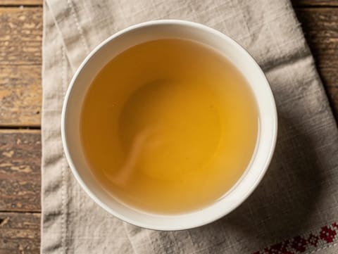 Rosół (bouillon de poulet polonais aux légumes racines)