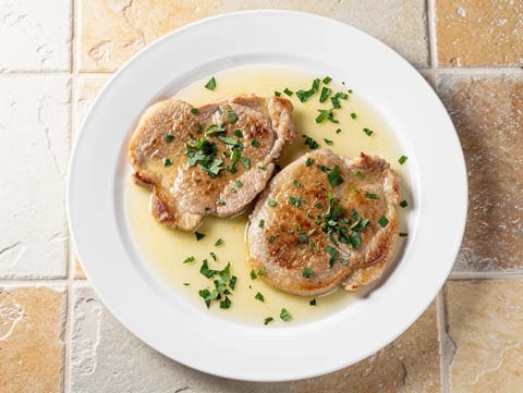 Scaloppine al Vino Bianco (escalopes de veau, sauce vin blanc, beurre et citron)