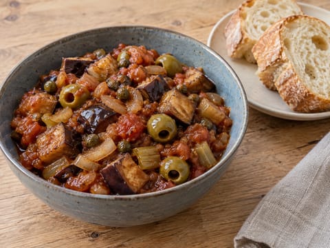 Caponata Siciliana com Pão Estaladiço