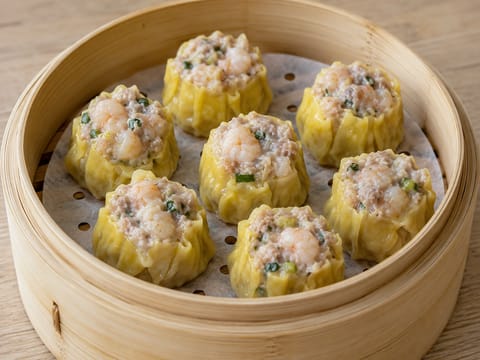 Siu mai (kantońskie pierożki z wieprzowiną i krewetkami)