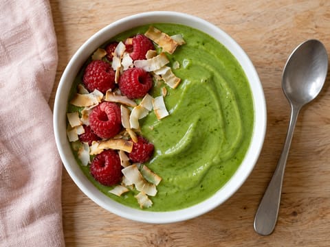 Smoothie bowl épinards-avocat