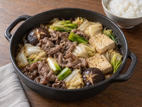 Sukiyaki caseiro (Nabe de carne e legumes)