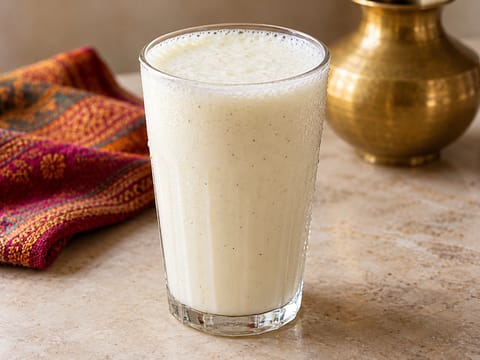 Sweet Lassi (indický jogurtový nápoj) Sweet Lassi (indický jogurtový nápoj)