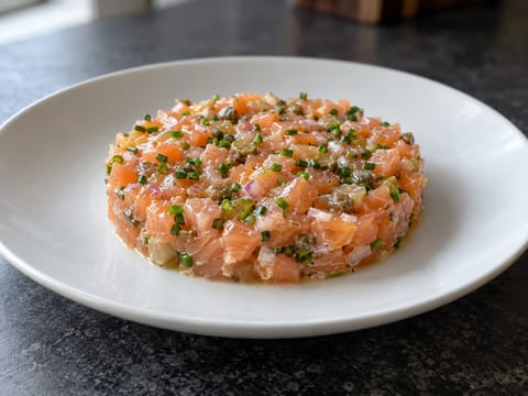 Tartare de Saumon (tartar de salmón al estilo francés) Tartare de Saumon (tartar de salmón al estilo francés)