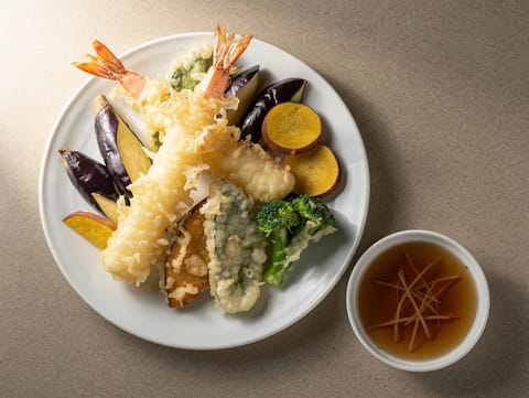 Tempura (krokant gefrituurde zeevruchten en groenten) Tempura (krokant gefrituurde zeevruchten en groenten)