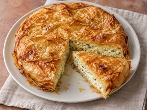 Tiropita (ελληνική τυρόπιτα με φύλλο) Tiropita (ελληνική τυρόπιτα με φύλλο)