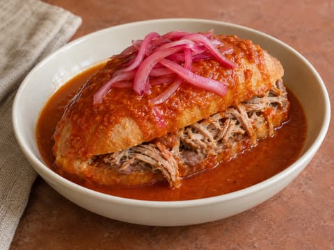 Torta Ahogada (druknet sandwich fra Guadalajara) Torta Ahogada (druknet sandwich fra Guadalajara)