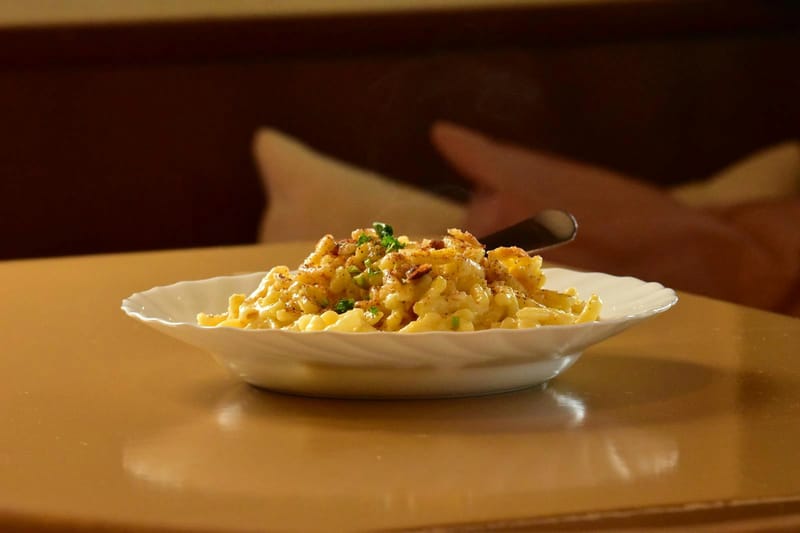 Käsespätzle (Cheesy Egg Noodles with Fried Onions) Käsespätzle (Cheesy Egg Noodles with Fried Onions)